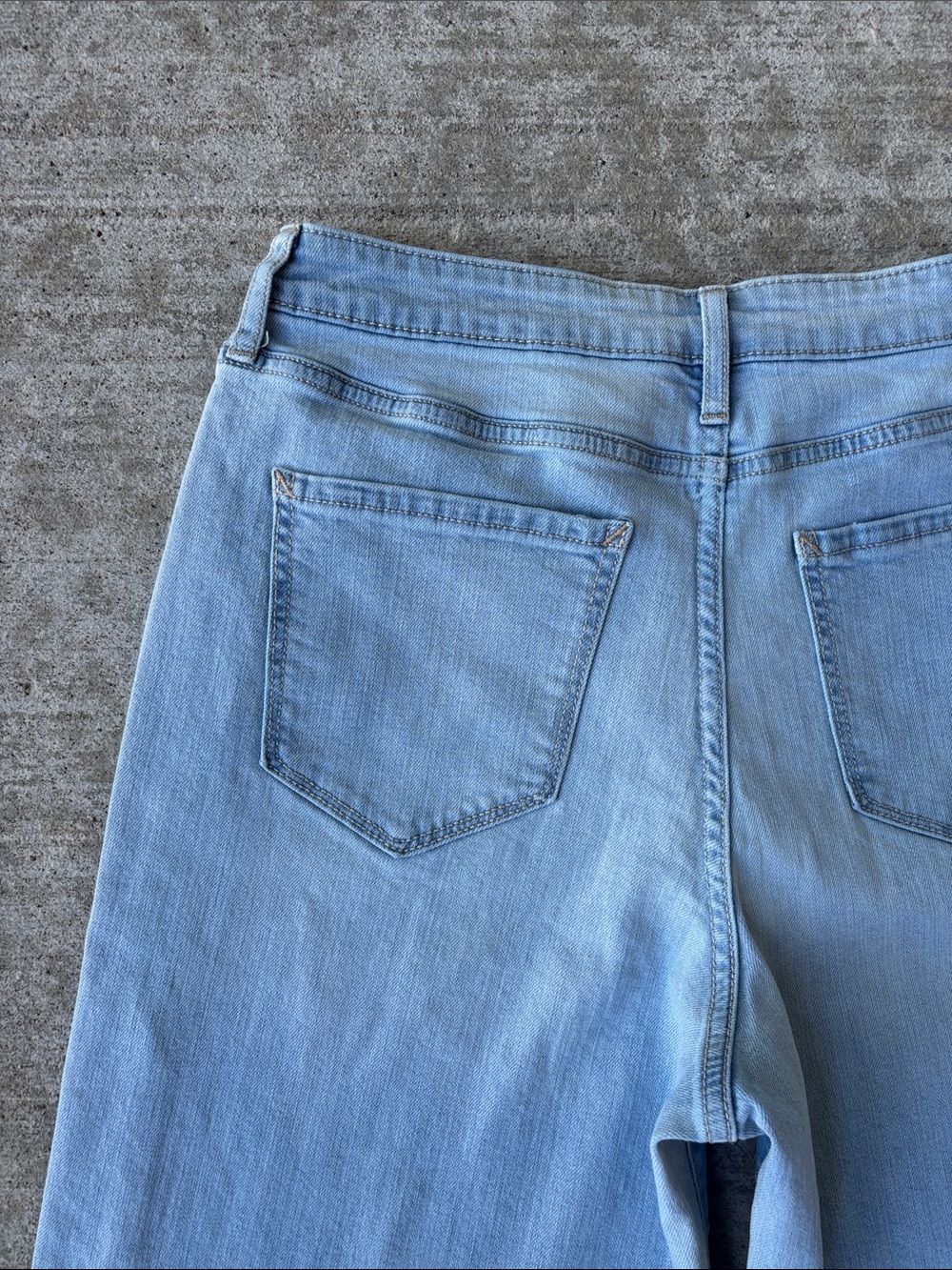 a.n.a Light Blue High Rise Wide-Leg Crop Jeans with Raw Hem - Picture 11 of 13